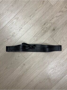 Kim & Co Women’s Black Belt w/ Bow